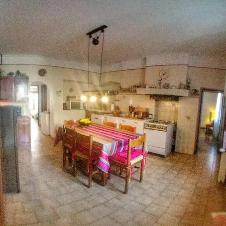 Presbytere Du 12 Eme Siecle Orthoux-Sérignac-et-Quilhan