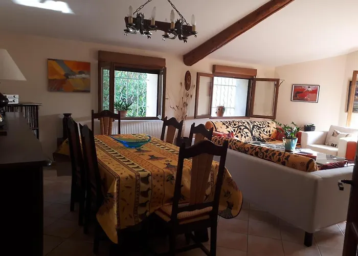 Дом отдыха Presbytere Du 12 Eme Siecle Orthoux-Serignac-Quilhan